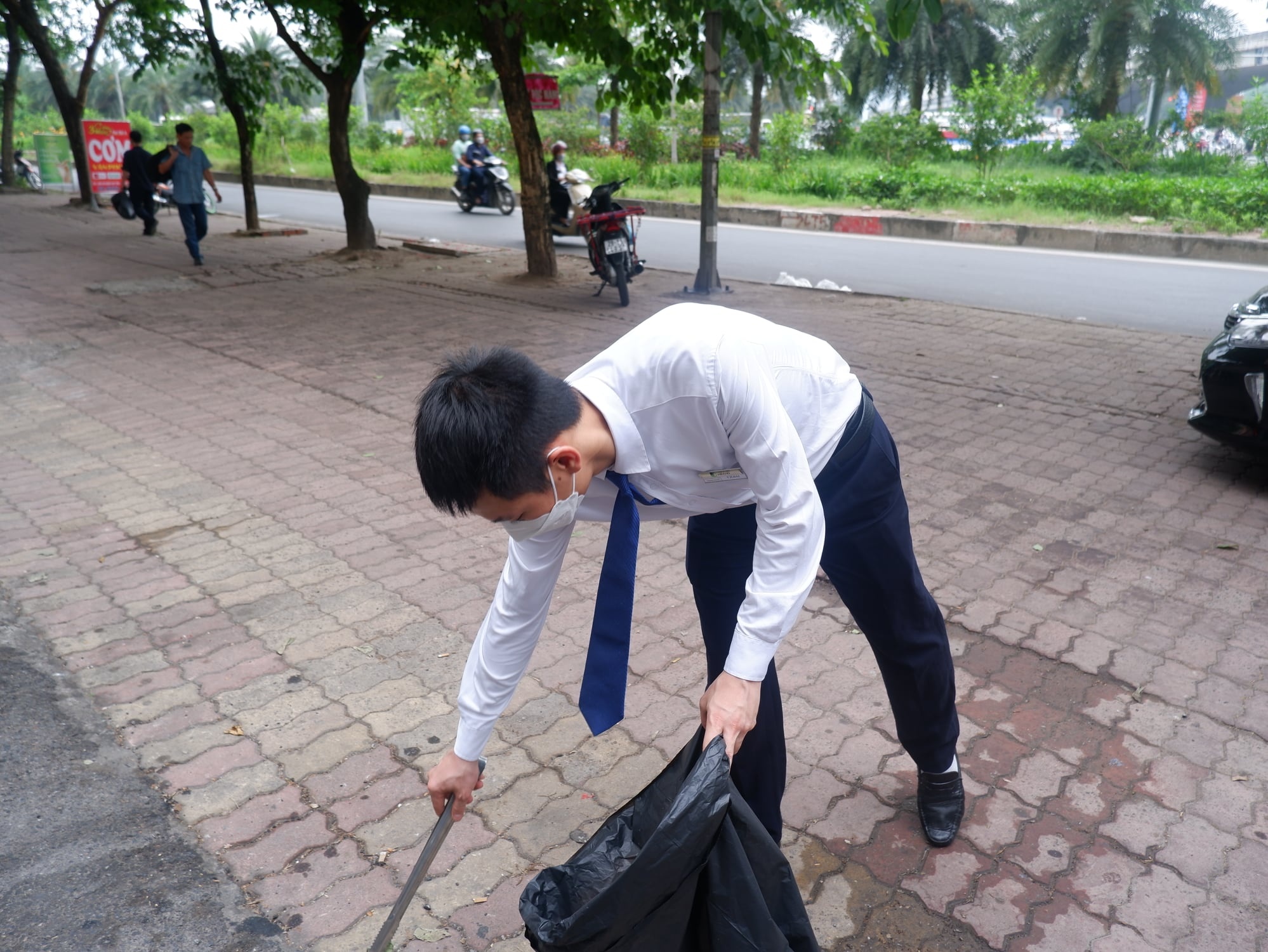 スワンレイク レジデンシーズ案件の運営管理契約書の調印式