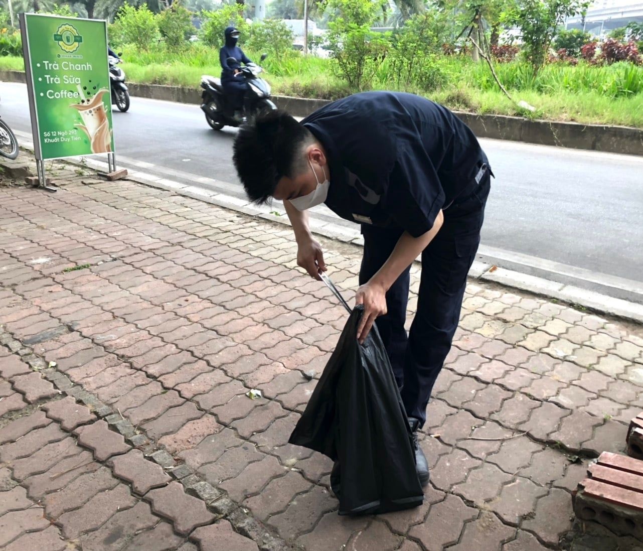 スワンレイク レジデンシーズ案件の運営管理契約書の調印式