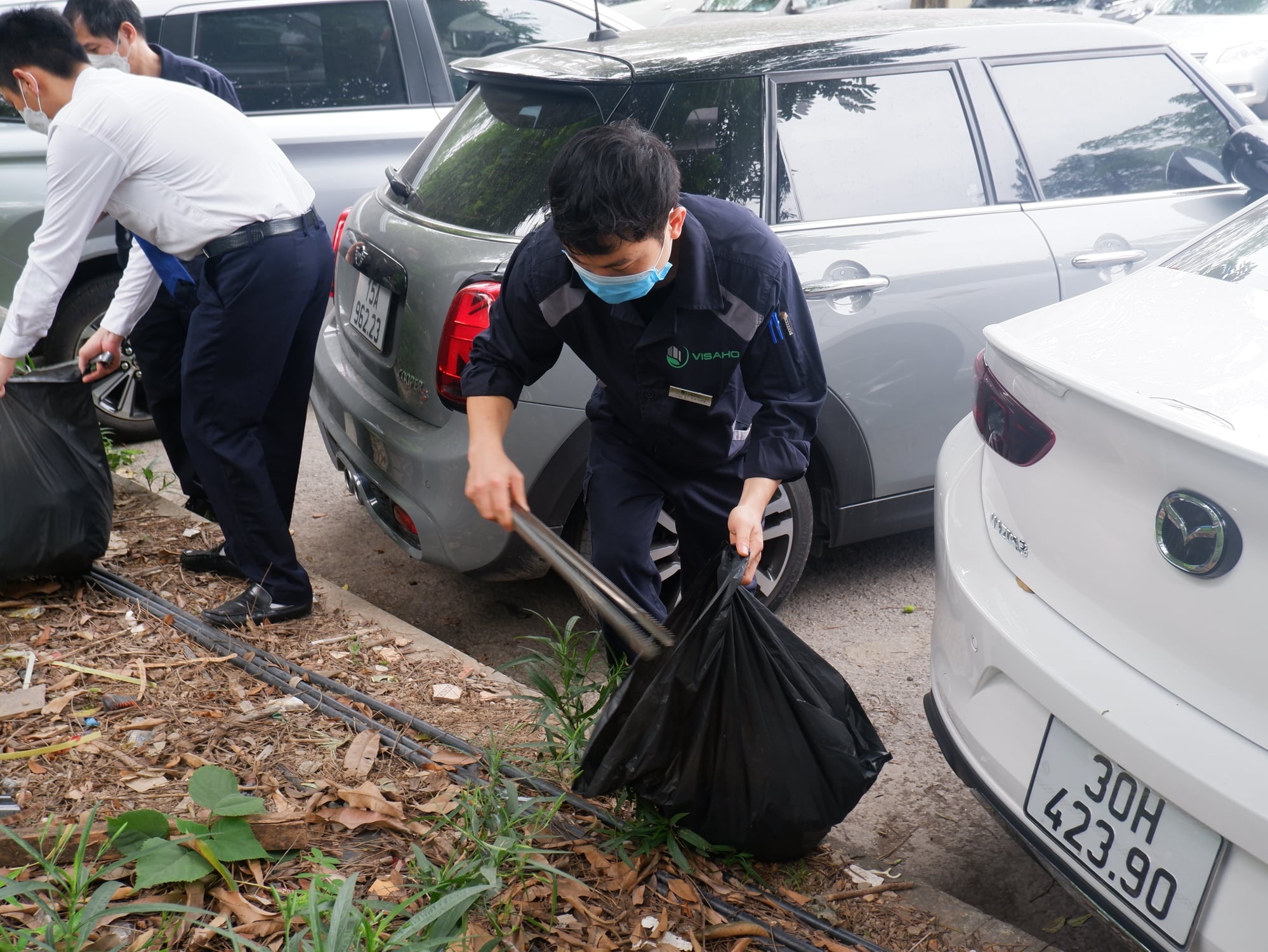 スワンレイク レジデンシーズ案件の運営管理契約書の調印式