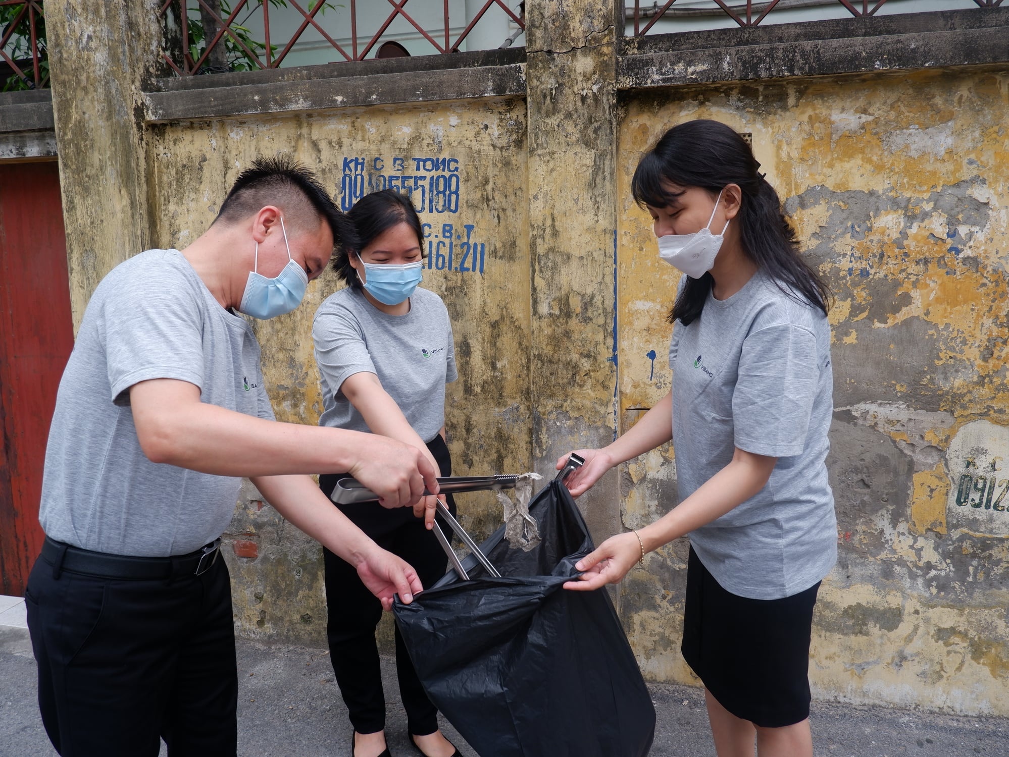 スワンレイク レジデンシーズ案件の運営管理契約書の調印式