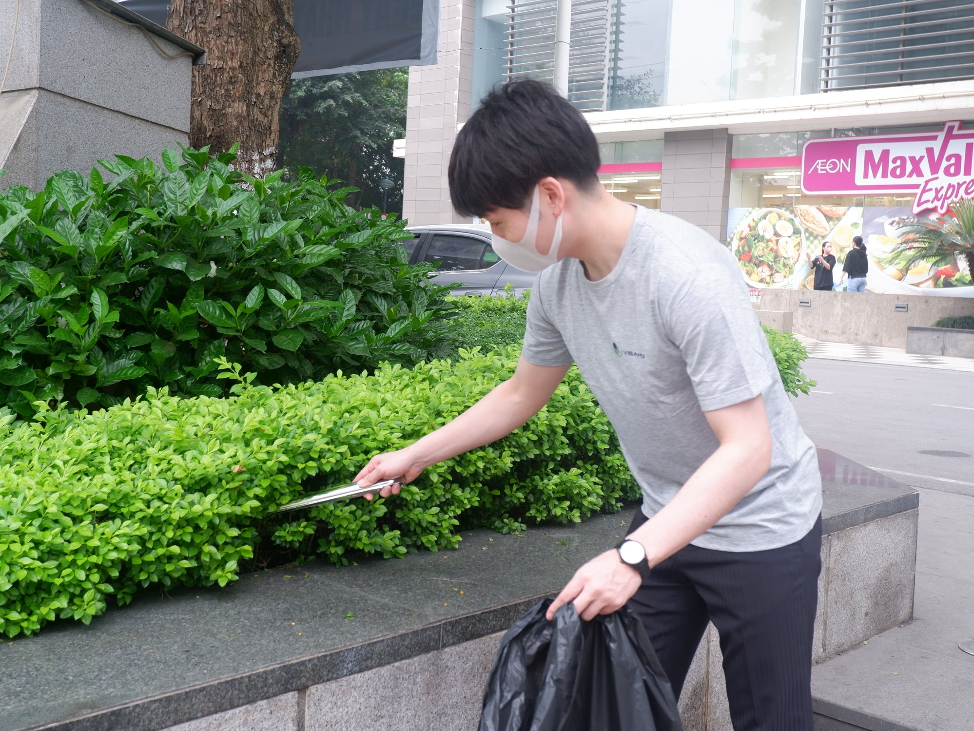 スワンレイク レジデンシーズ案件の運営管理契約書の調印式