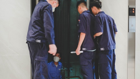 Đào tạo cứu hộ thang máy cho kỹ thuật viên và nhà thầu an ninh The Zei