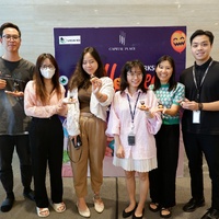 VISAHOはハロウィンにCapital Placeビルで日本の粘土キーホルダーを作るユニークなワークショップを開催