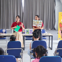 VISAHO and young residents at the Ehon story creation workshop "Pen tells, I listen"