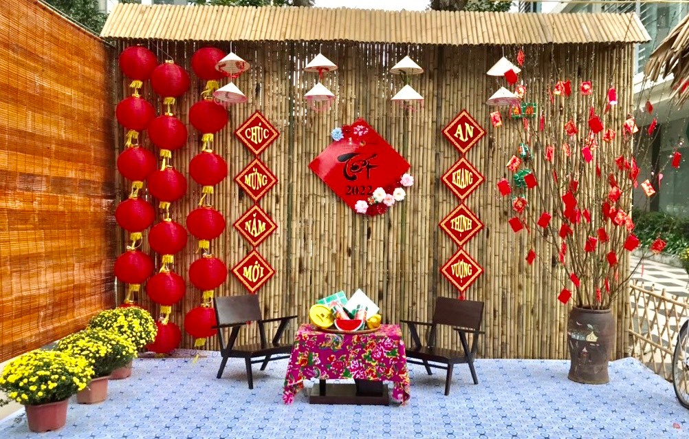 VISAHO decorated and organized many events on holidays to serve the entertainment needs and spiritual life of residents.