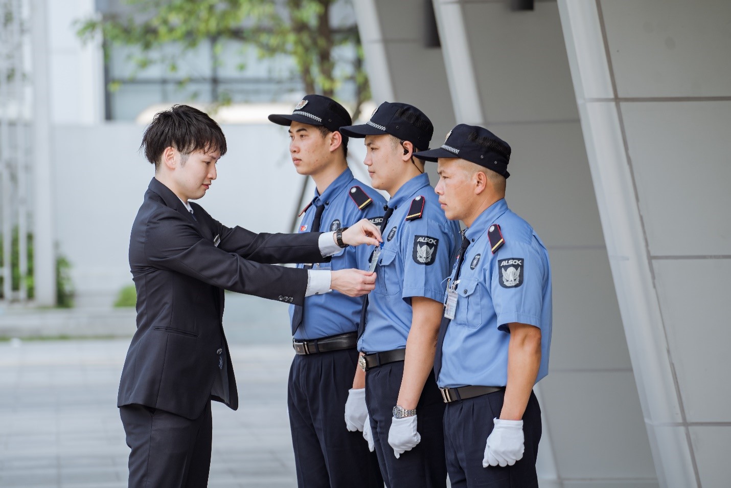 The attitude and appearance of VISAHO staff must always be neat and polite