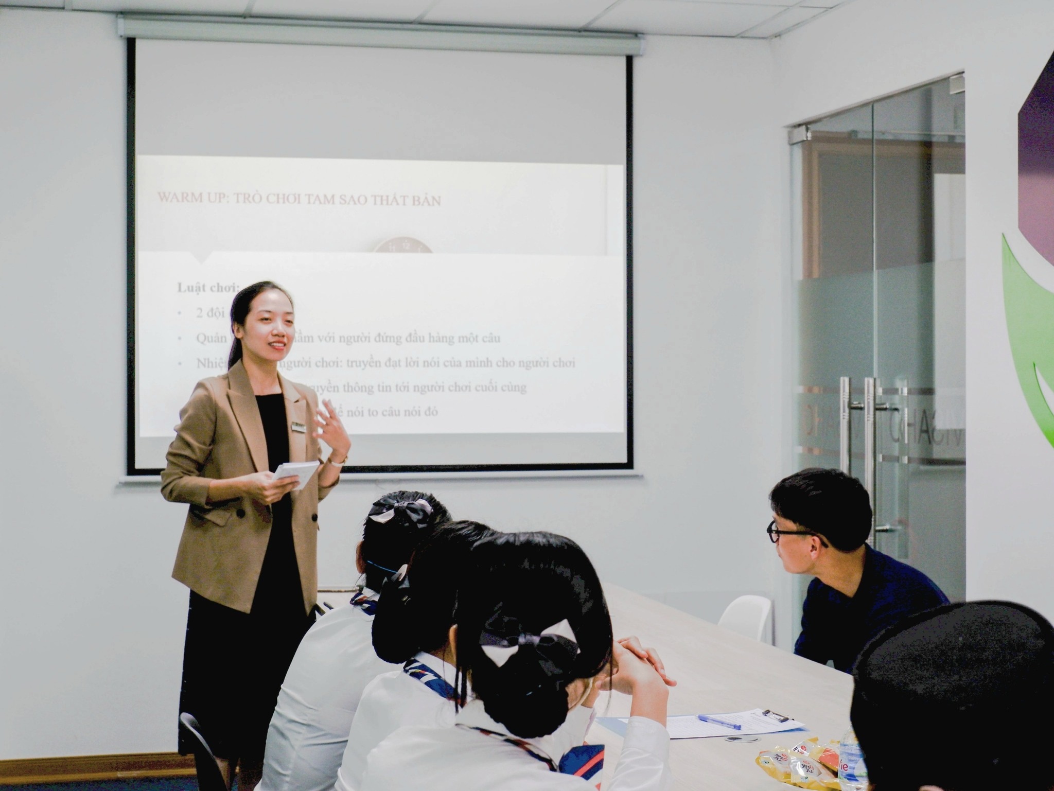 VISAHO organized training sessions on service quality standards for employees