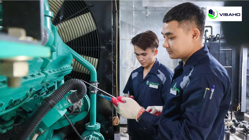 Đội ngũ kỹ thuật của VISAHO thực hiện công tác vận hành và kiểm soát chất lượng